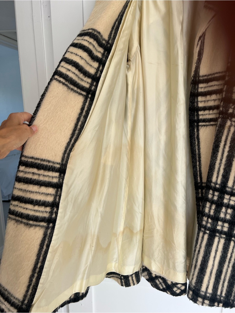 Vintage Cream & Black Plaid Wool Coat - Picture 5 of 6